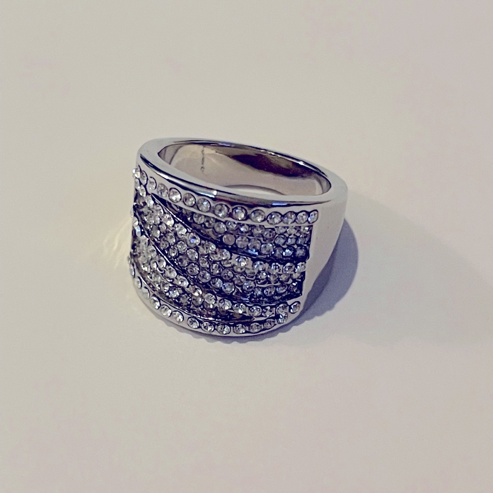 Beautiful accessory ring - Picture 5 of 8